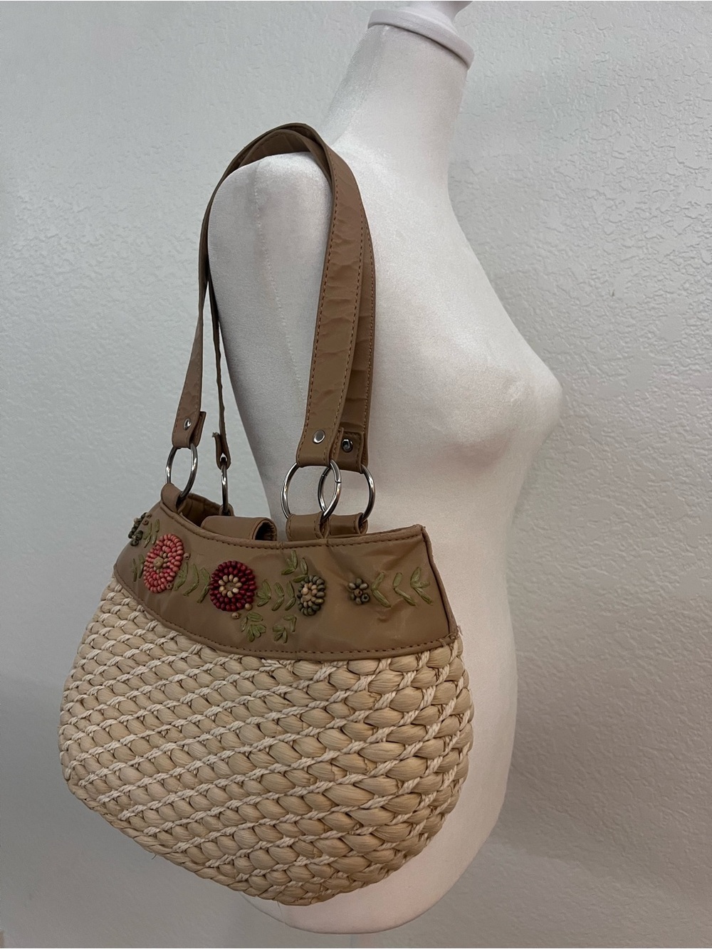 Woven Straw Shoulder Bag Floral Beaded Boho Purse Tan Faux Leather Trim - Picture 2 of 9